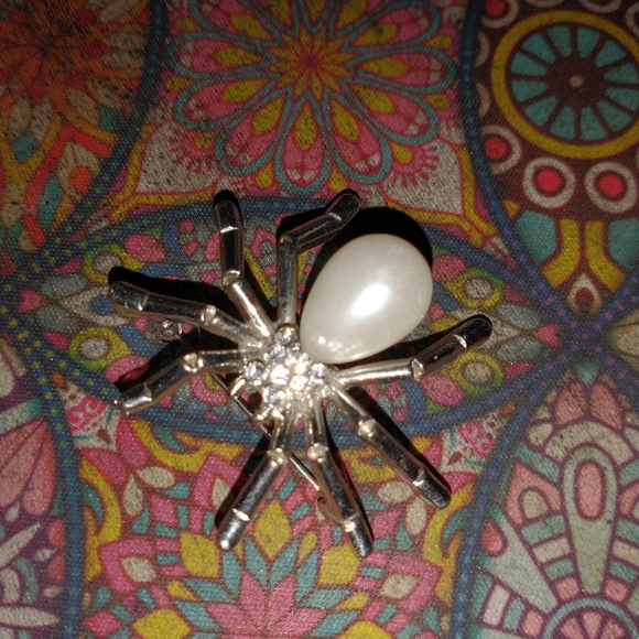 Vintage Jewelry - Pearl Spider Rhinestone Brooch